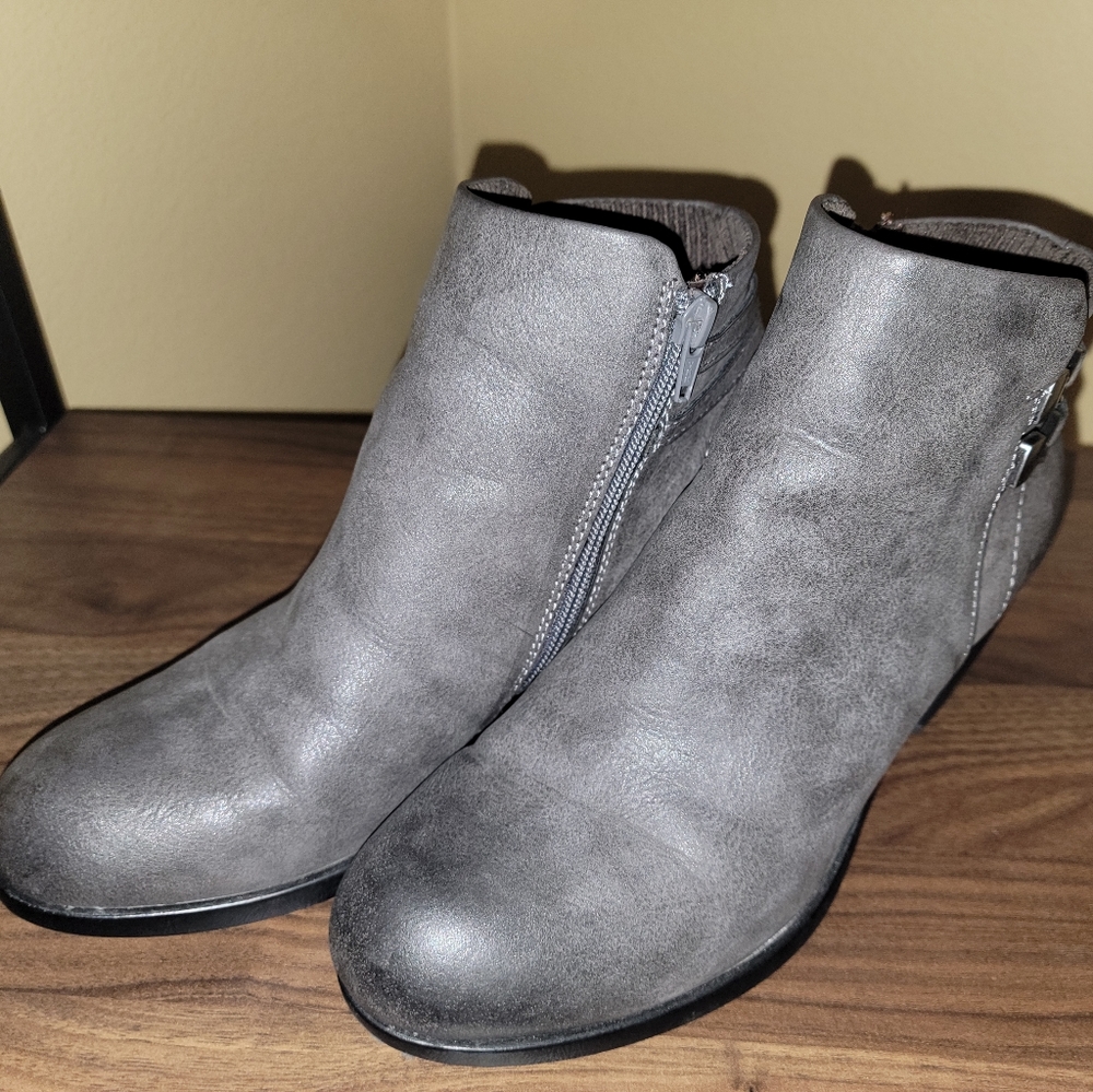 BOC ankle booties